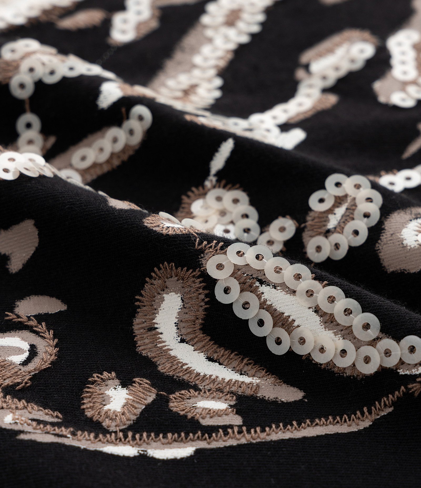 Blusa com Animal Print e Onça Bordada com Paetês Curve & Plus Size Preto 5