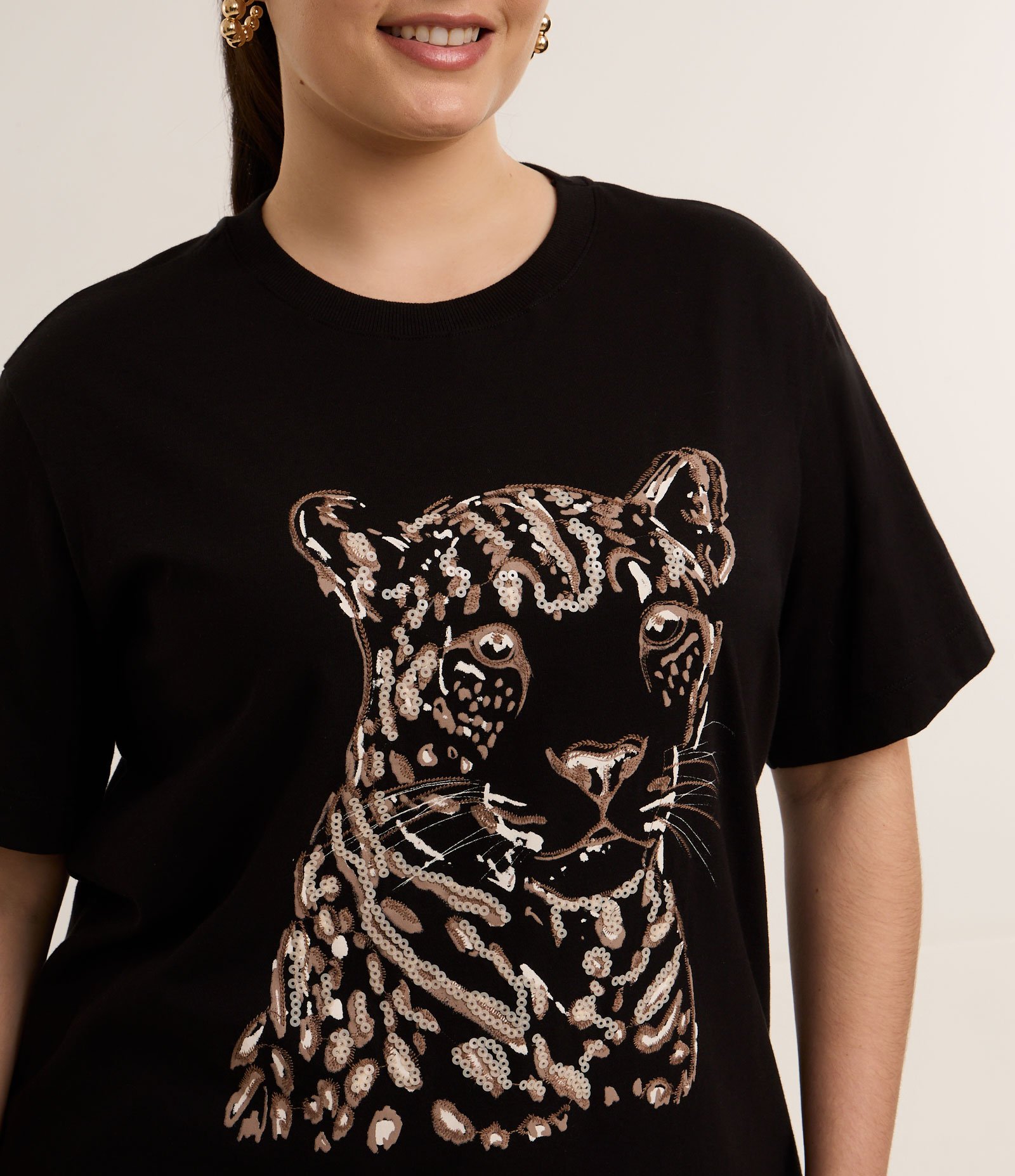 Blusa com Animal Print e Onça Bordada com Paetês Curve & Plus Size Preto 2