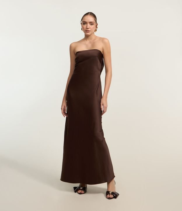 Vestido Midi em Cetim com Decote Degagê nas Costas Marrom