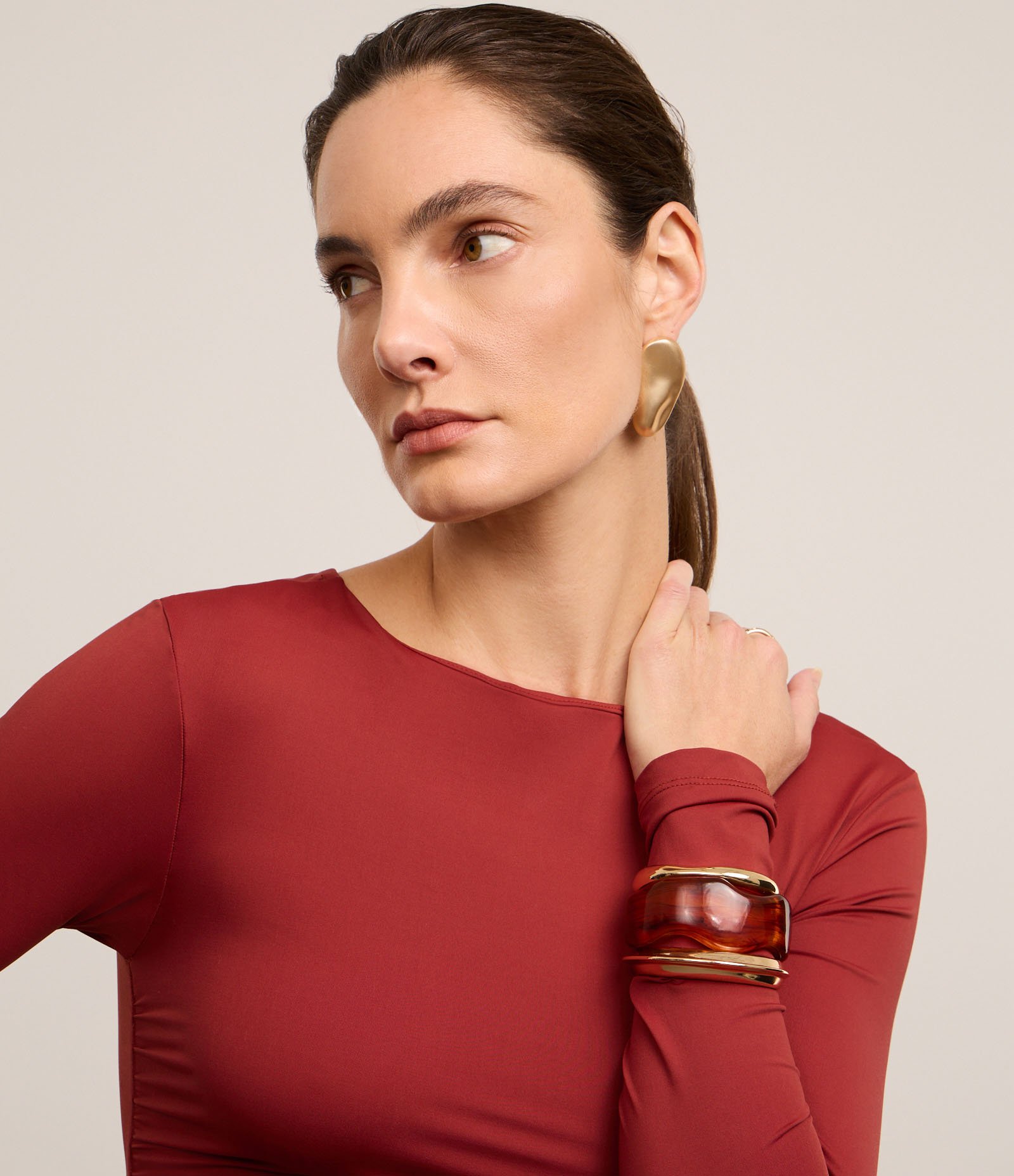 Vestido Midi em Poliamida com Drapeados e Fenda Bordô 4