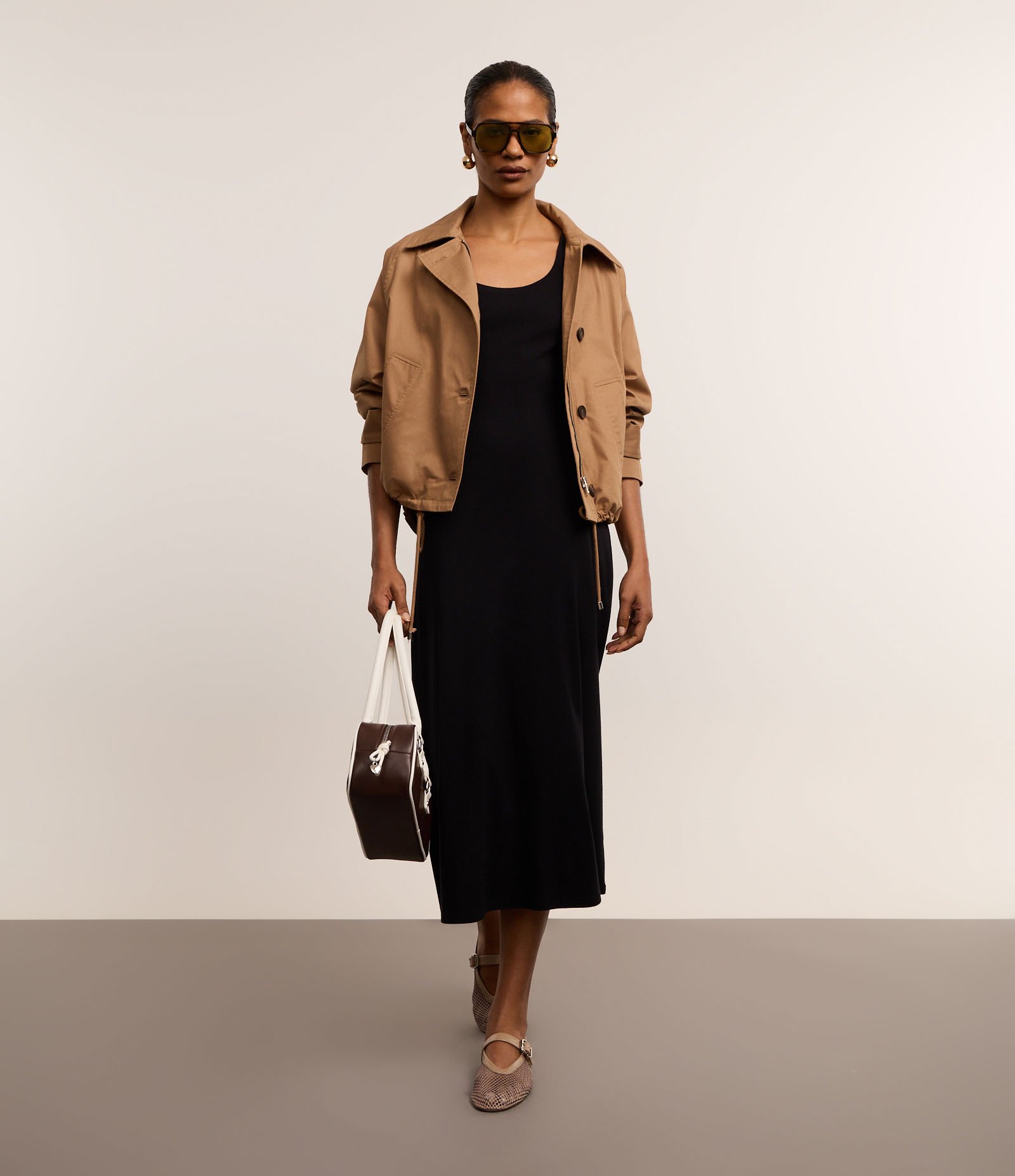 Vestido Evasê Longo em Algodão com Decote U Preto 1