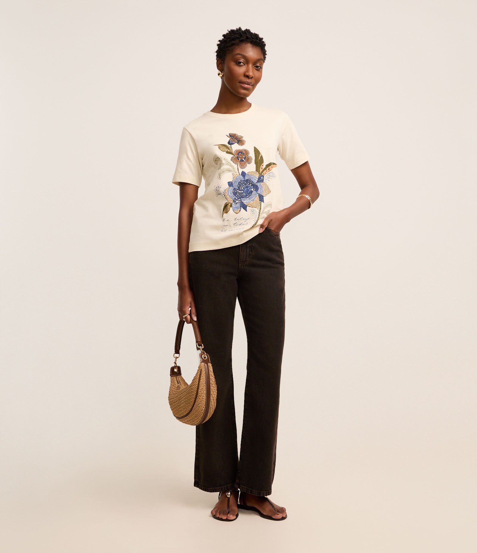 Blusa Slim em Algodão com Estampa Beleza em Todas As Coisas Bege 2