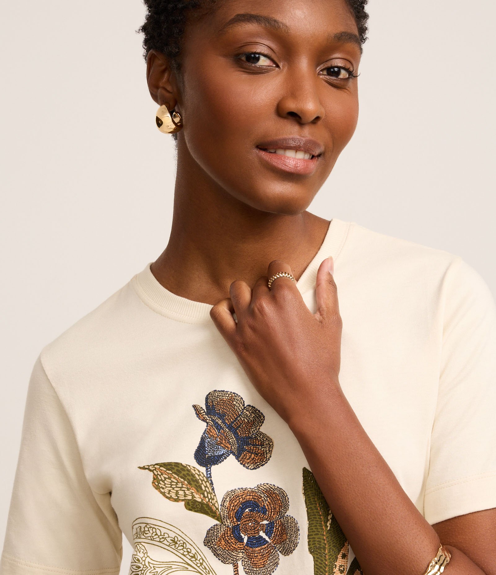 Blusa Slim em Algodão com Estampa Beleza em Todas As Coisas Bege 3