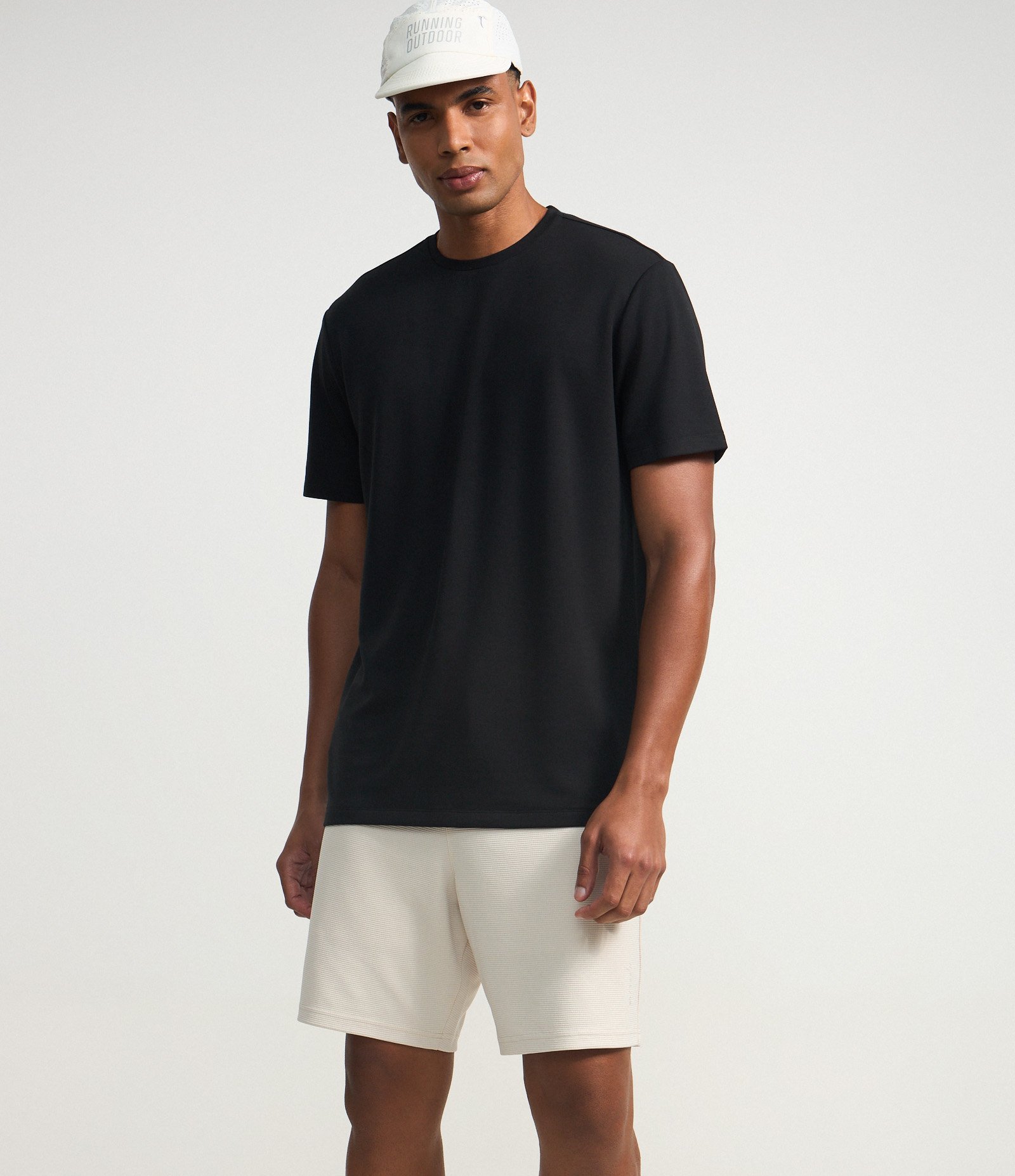 Bermuda Esportiva Texturizada com Cós Elástico e Zíper no Bolso Bege 6