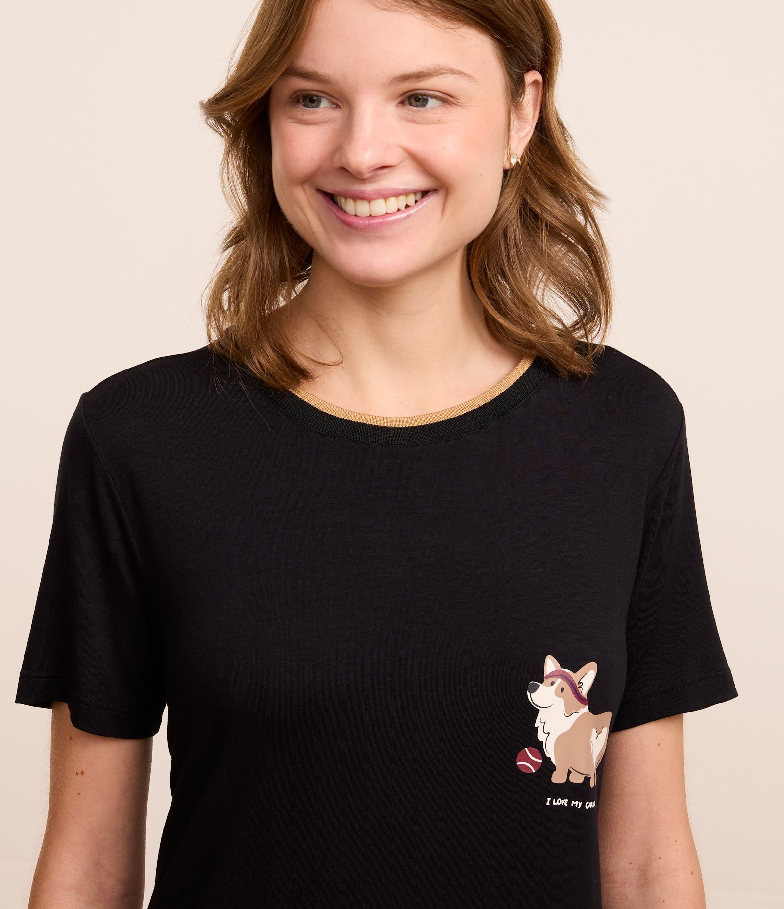 Camisola Curta em Viscose com Estampa Corgi Preto 2