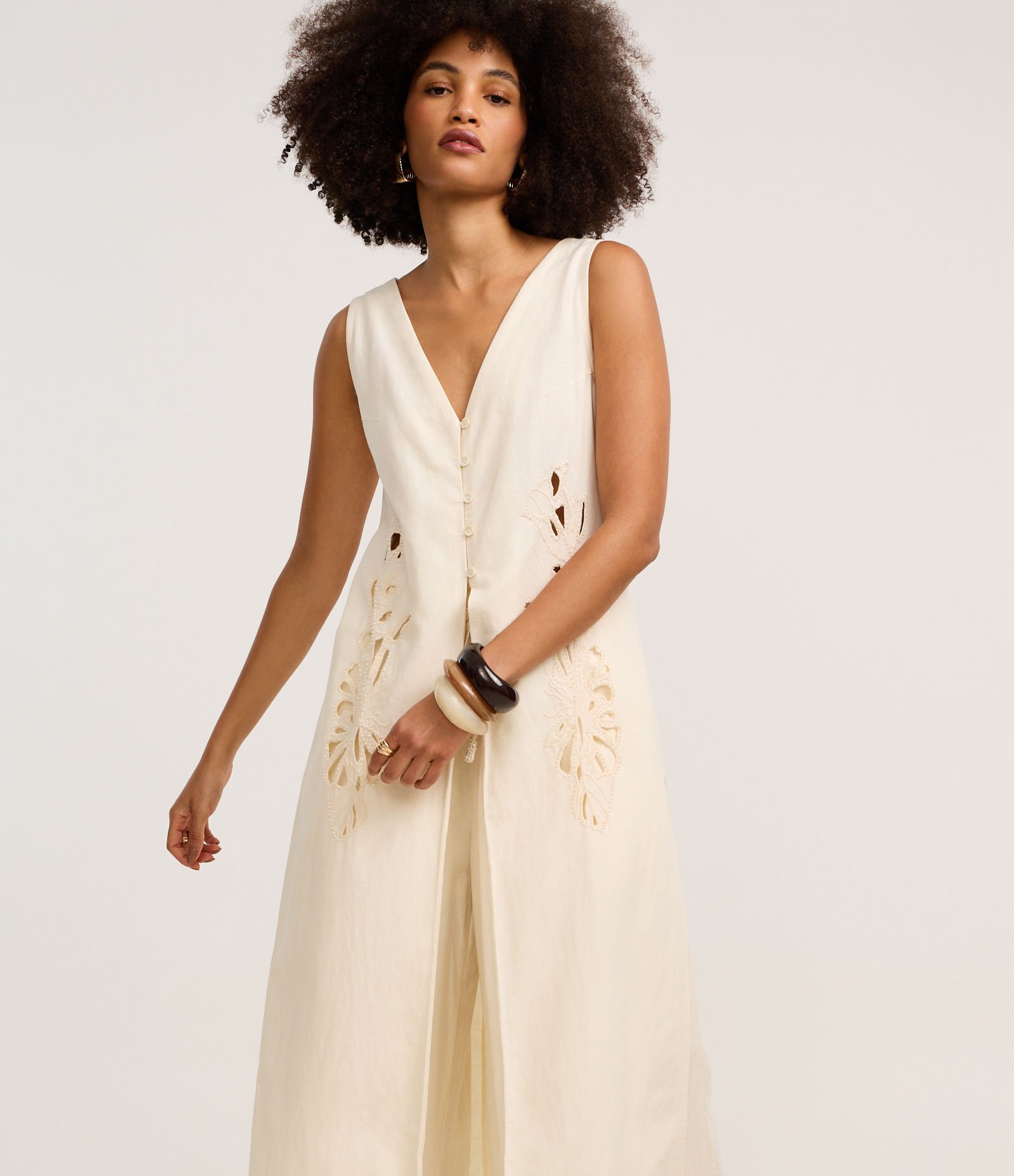 Blusa Túnica em Viscose com Bordado Floral Vazado Off White 1