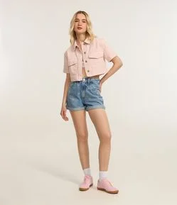 Short Mom em Jeans com Lacinhos Bordados e Barra Dobrada