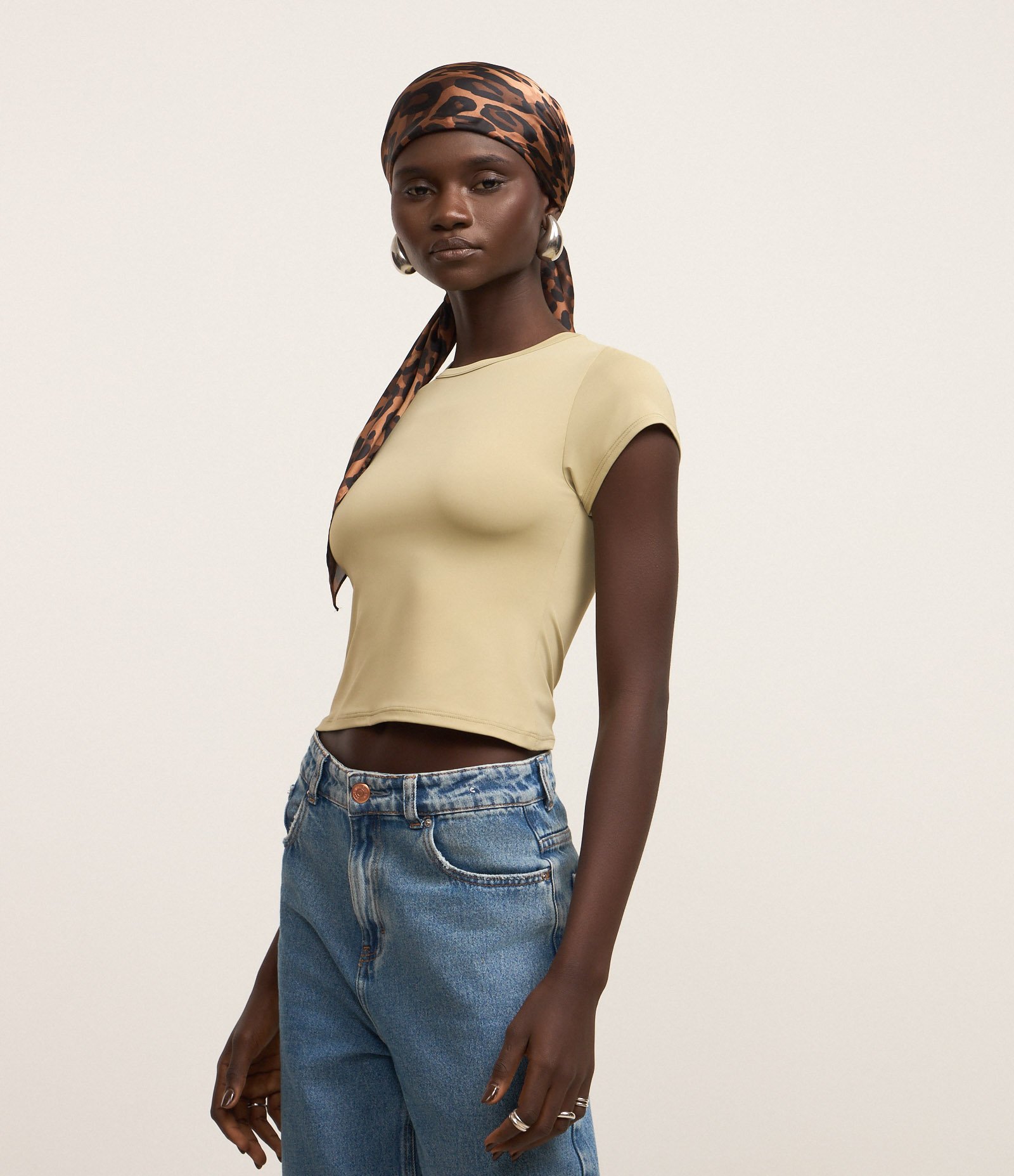 Blusa Básica em Poliamida com Manga Curta Verde 1