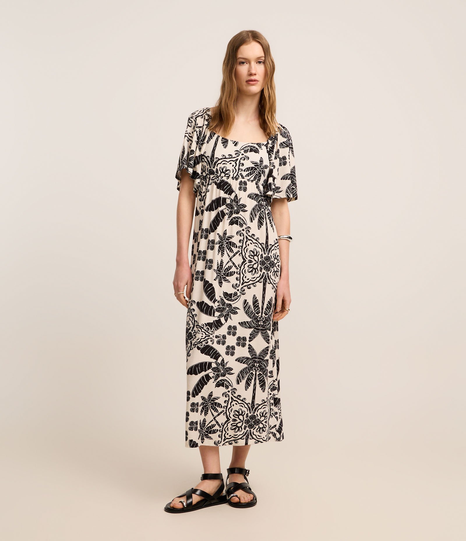 Vestido Reto Midi em Viscose com Estampa Coqueiros Bicolor 2