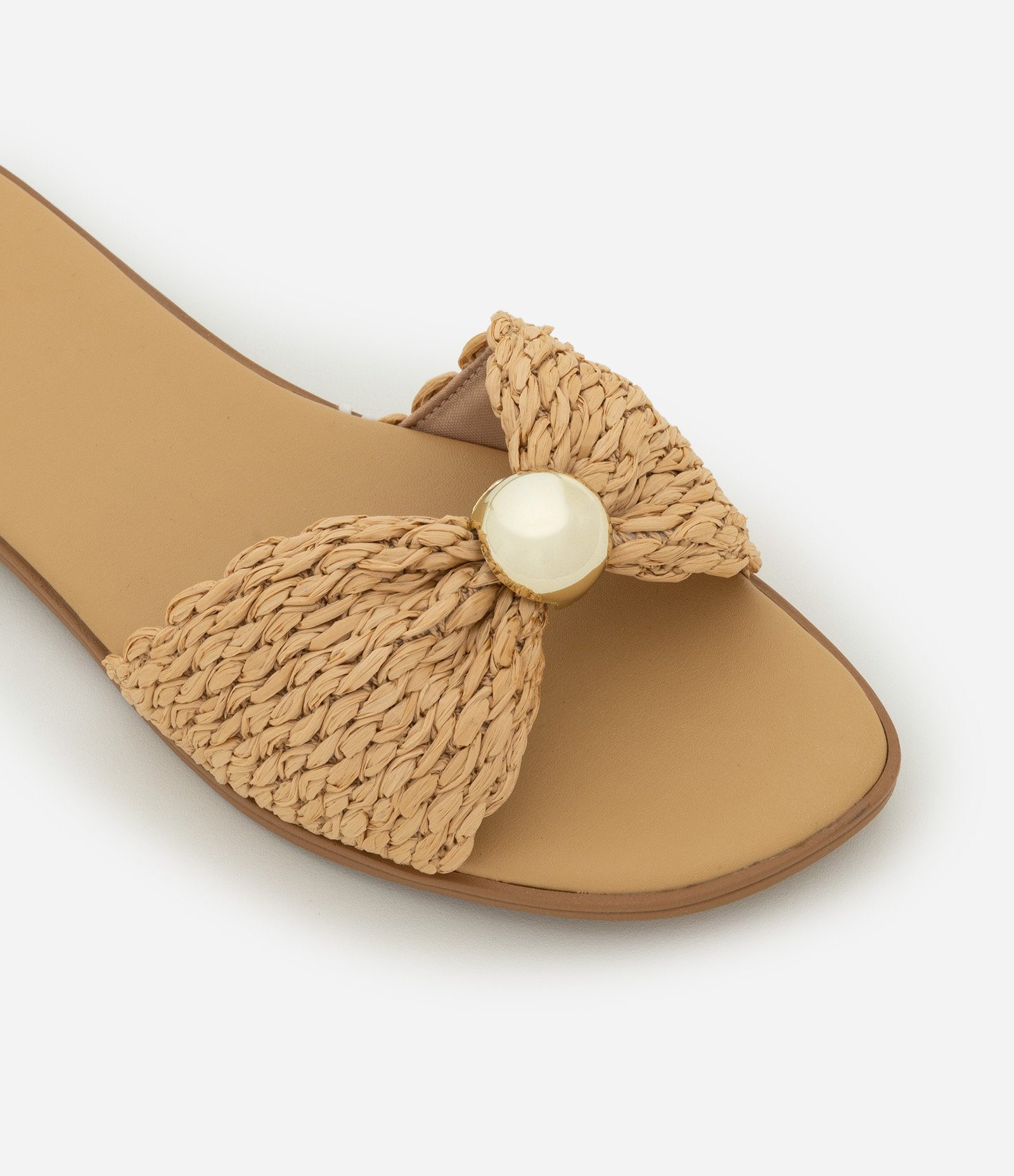 Sandália Rasteira com Efeito Ráfia e Detalhe de Esfera Marrom 4