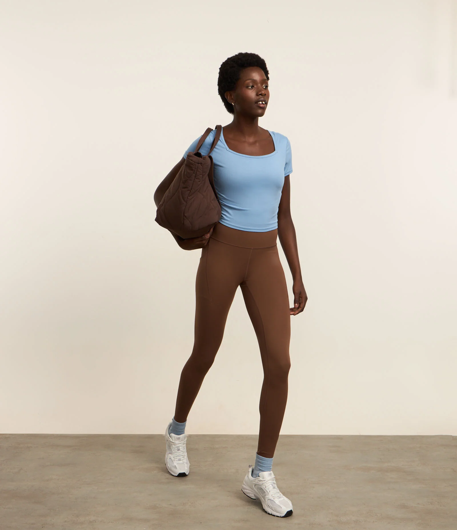 Camiseta Cropped Esportiva em Microfibra com Toque Suave Azul Claro 2