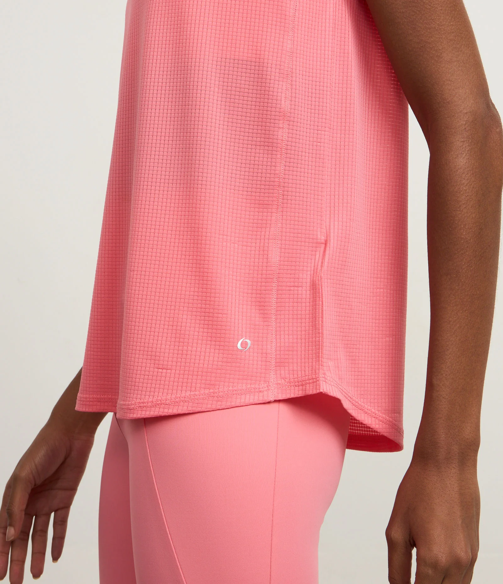 Camiseta Esportiva em Microfibra com Decote Redondo Rosa 2