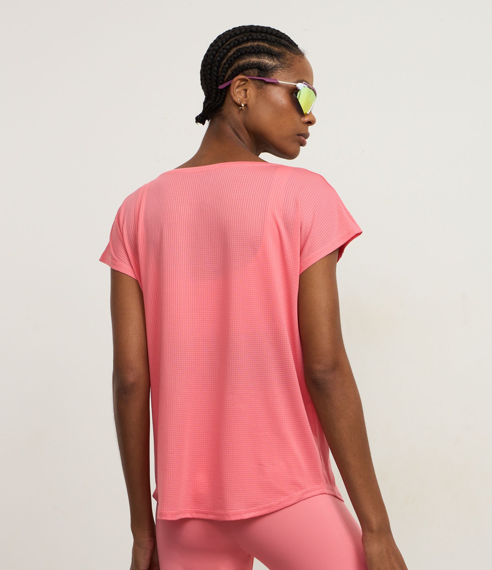 Camiseta Esportiva em Microfibra com Decote Redondo Rosa 4