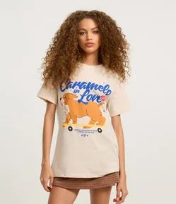 Camiseta T-shirt em Algodão com Estampa Caramelo Skatista