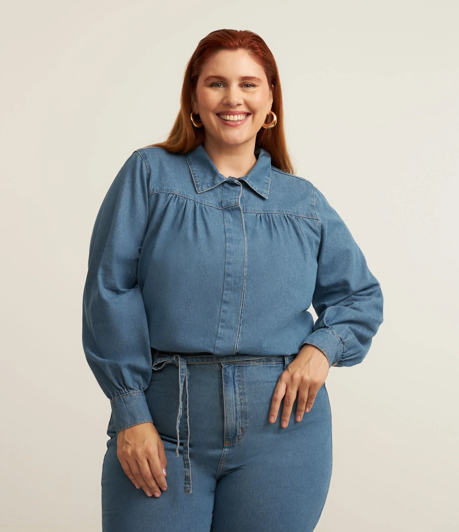 Camisa em Jeans com Pala Franzida Curve & Plus Size Azul 1