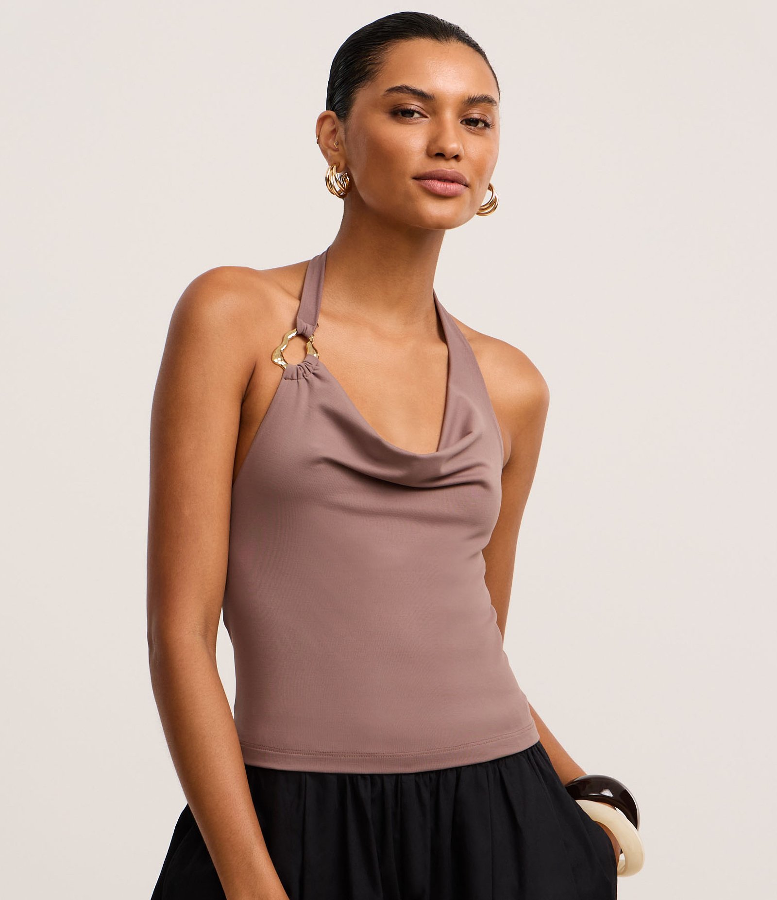 Blusa Frente Única em Poliamida com Decote Degagê Marrom 3