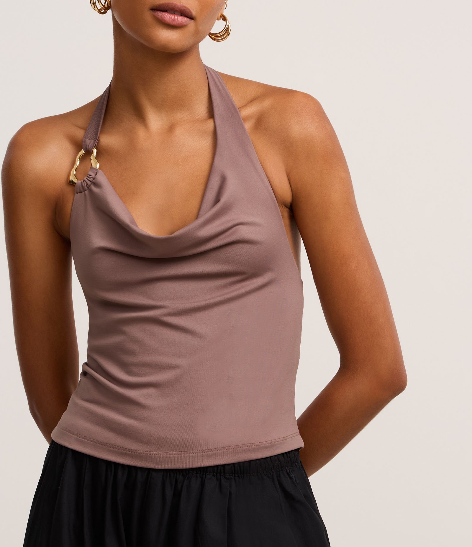 Blusa Frente Única em Poliamida com Decote Degagê Marrom 4