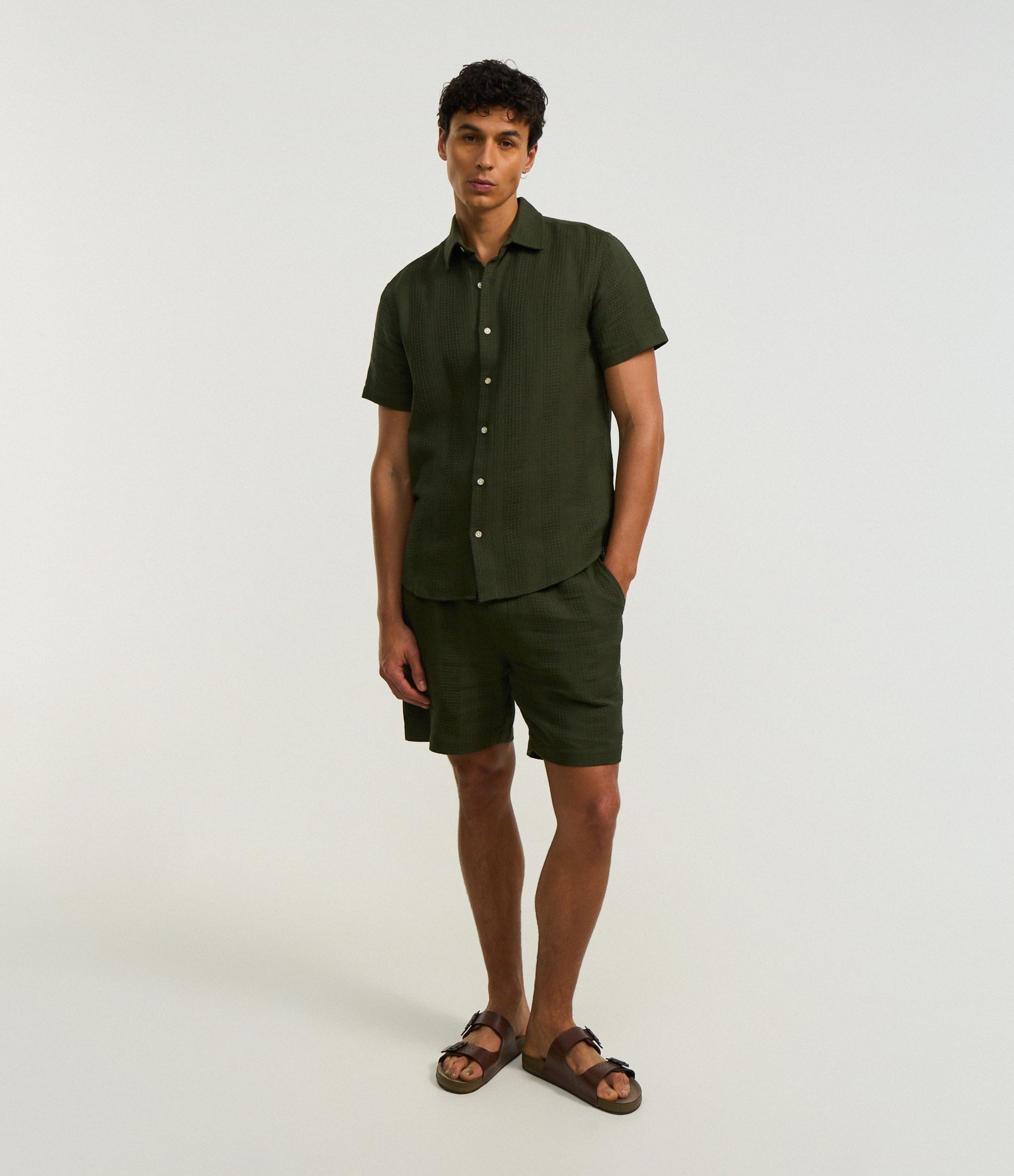 Bermuda em Algodão com Amarração no Cós e Textura Quadriculada Vertical Verde escuro 1