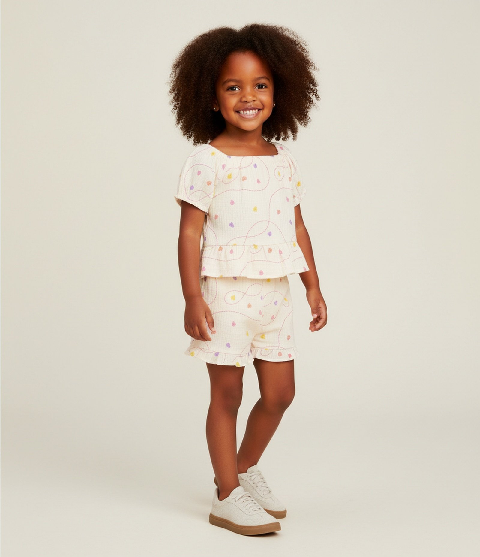 Conjunto Infantil em Tricoline com Estampa Bordada de Corações - Tam 1 a 6 Anos Bege 1