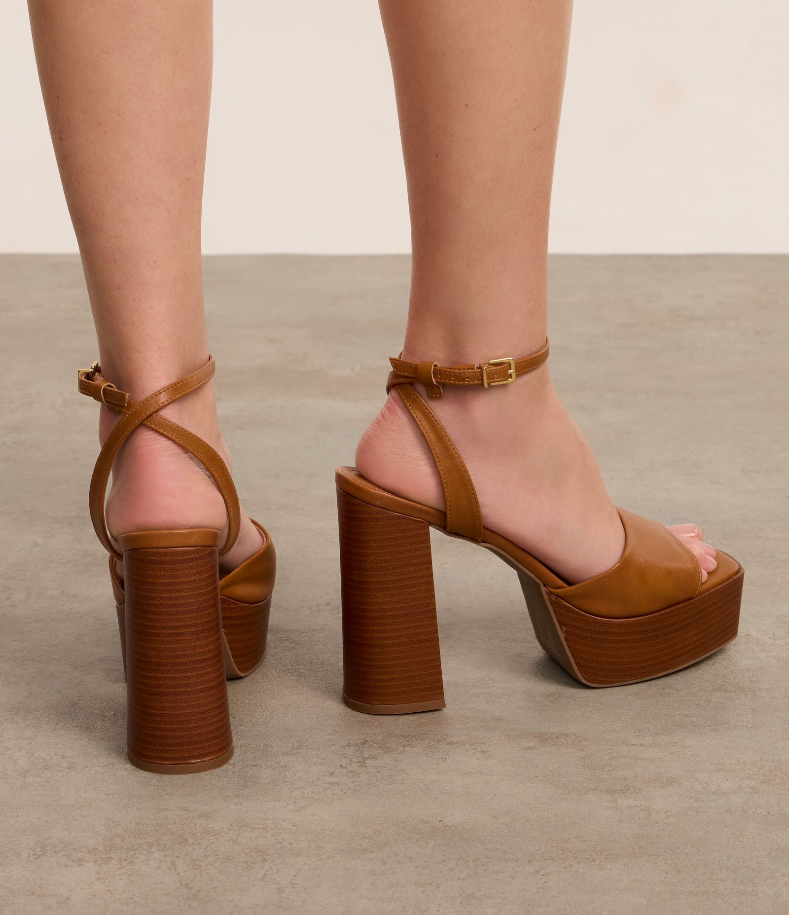 Sandália Meia Pata com Salto Super Alto Caramelo 7