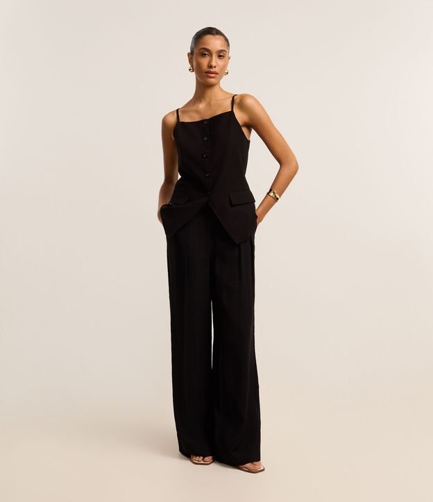 Calça Pantalona Alfaiatada em Viscose com Pregas