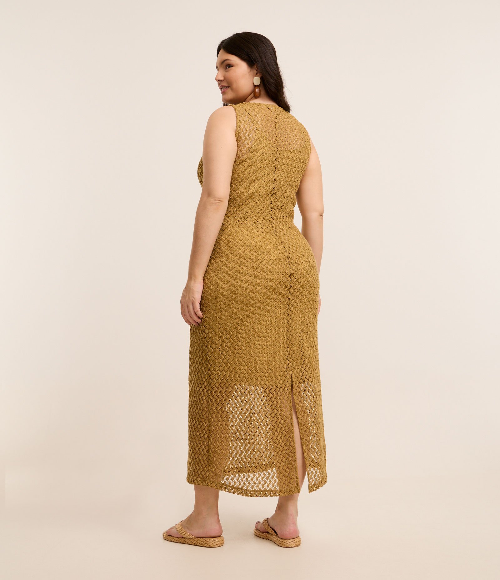 Vestido Midi com Sobreposição e Efeito Crochê Curve & Plus Size Dourado 2