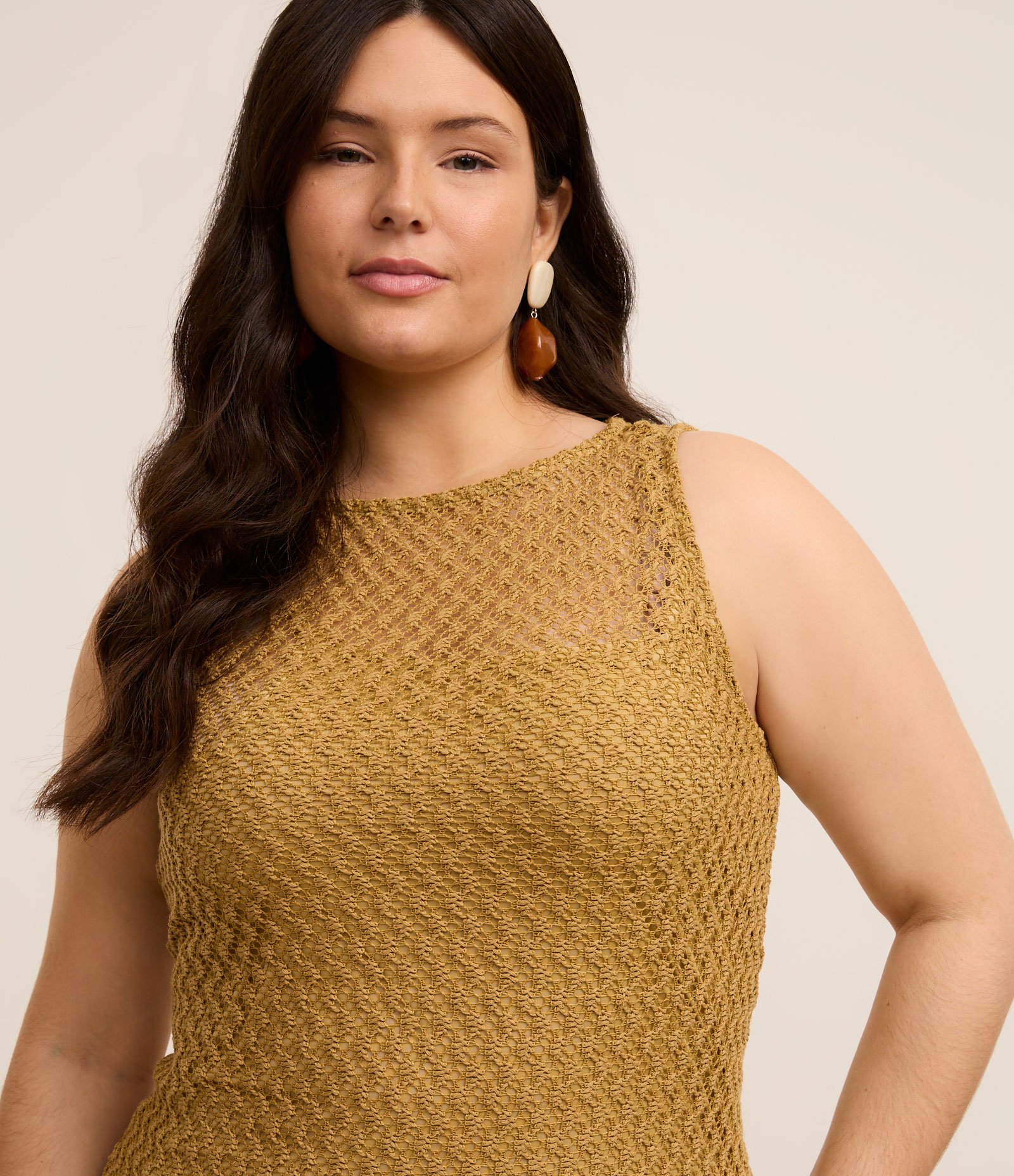 Vestido Midi com Sobreposição e Efeito Crochê Curve & Plus Size Dourado 3
