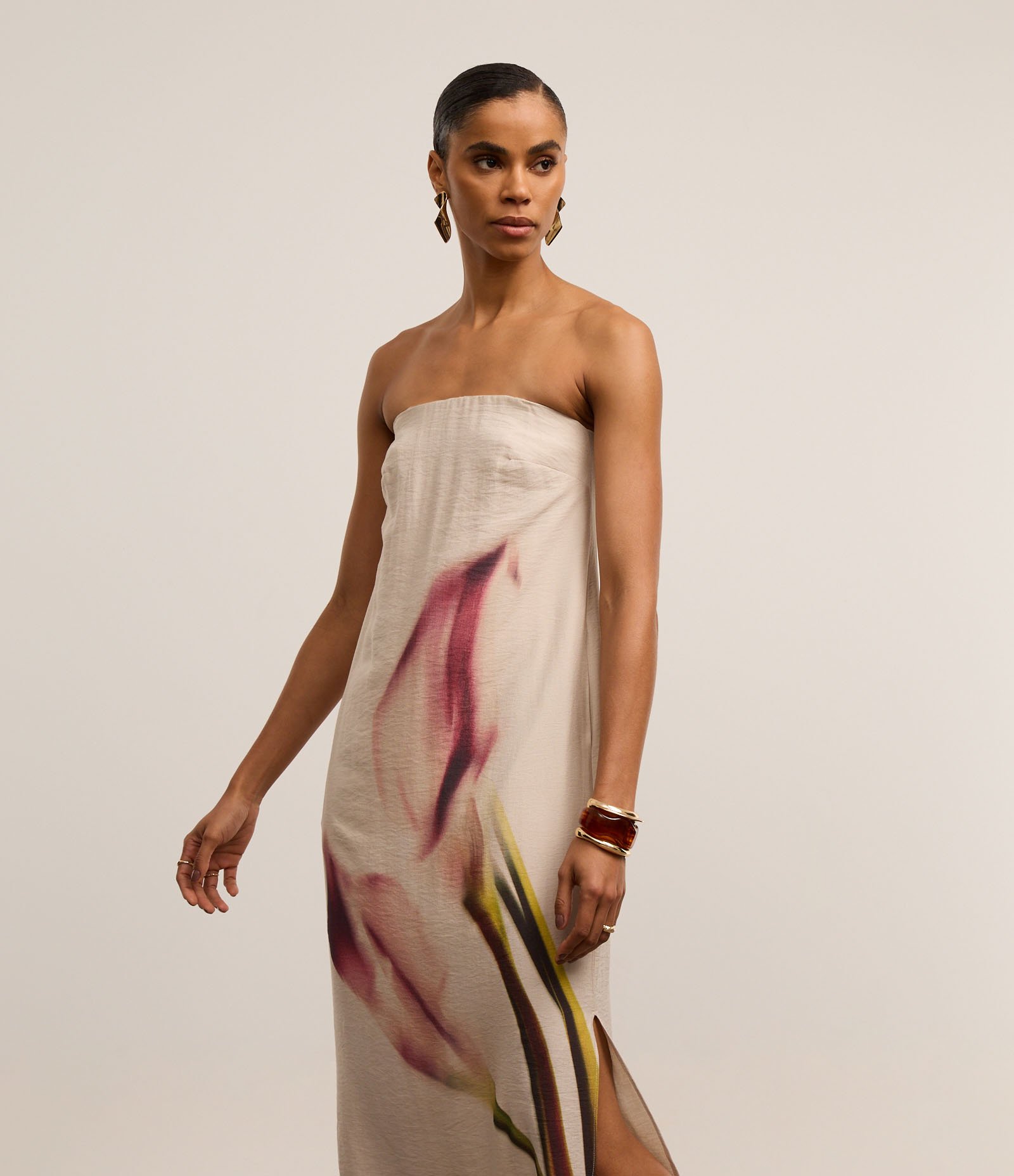 Vestido Midi Tomara que Caia em Crepe com Estampa Floral Bege 2