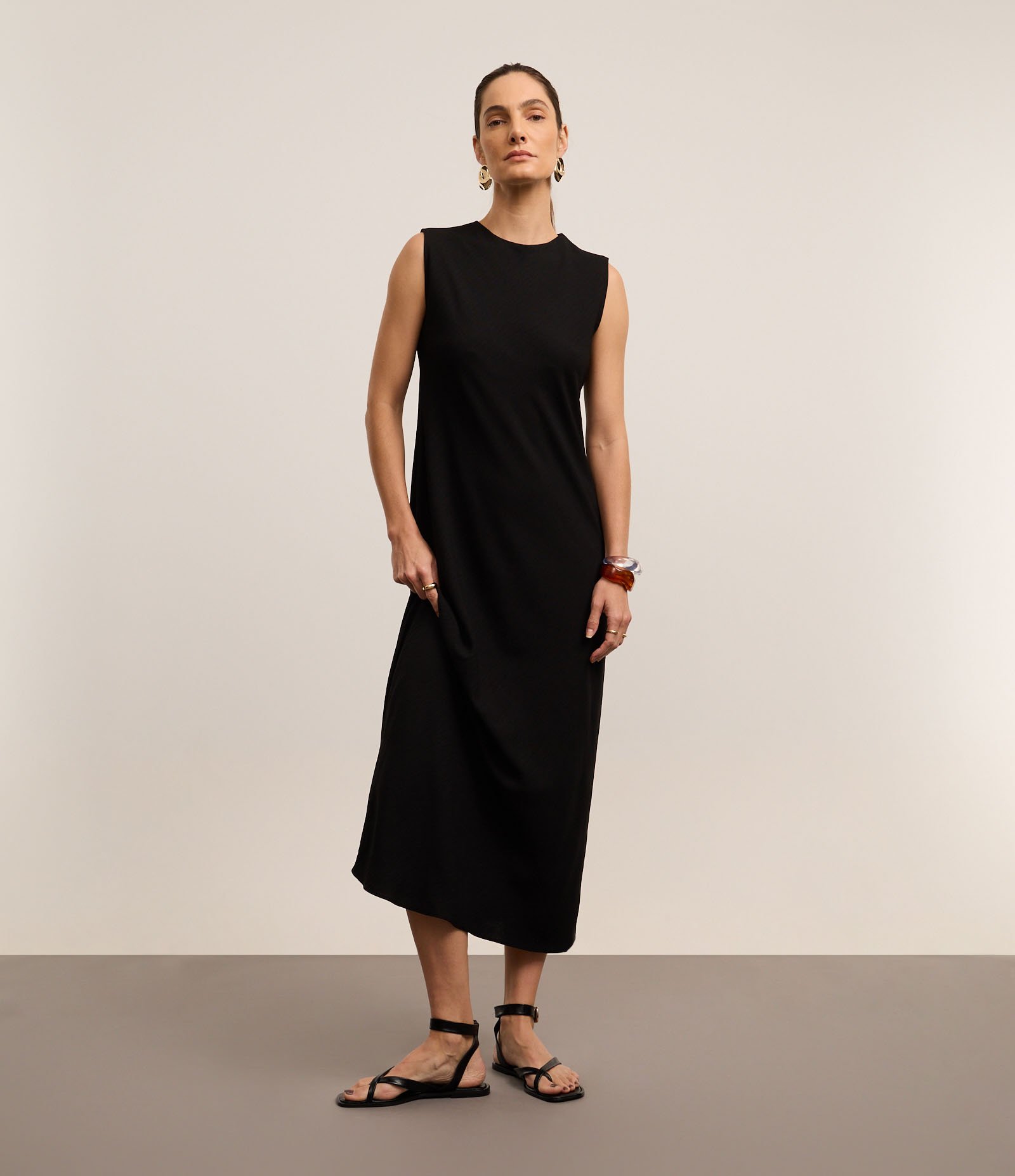 Vestido Evasê Midi Texturizado Preto 1