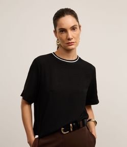 Blusa Airflow com Gola Contrastante em Ribana