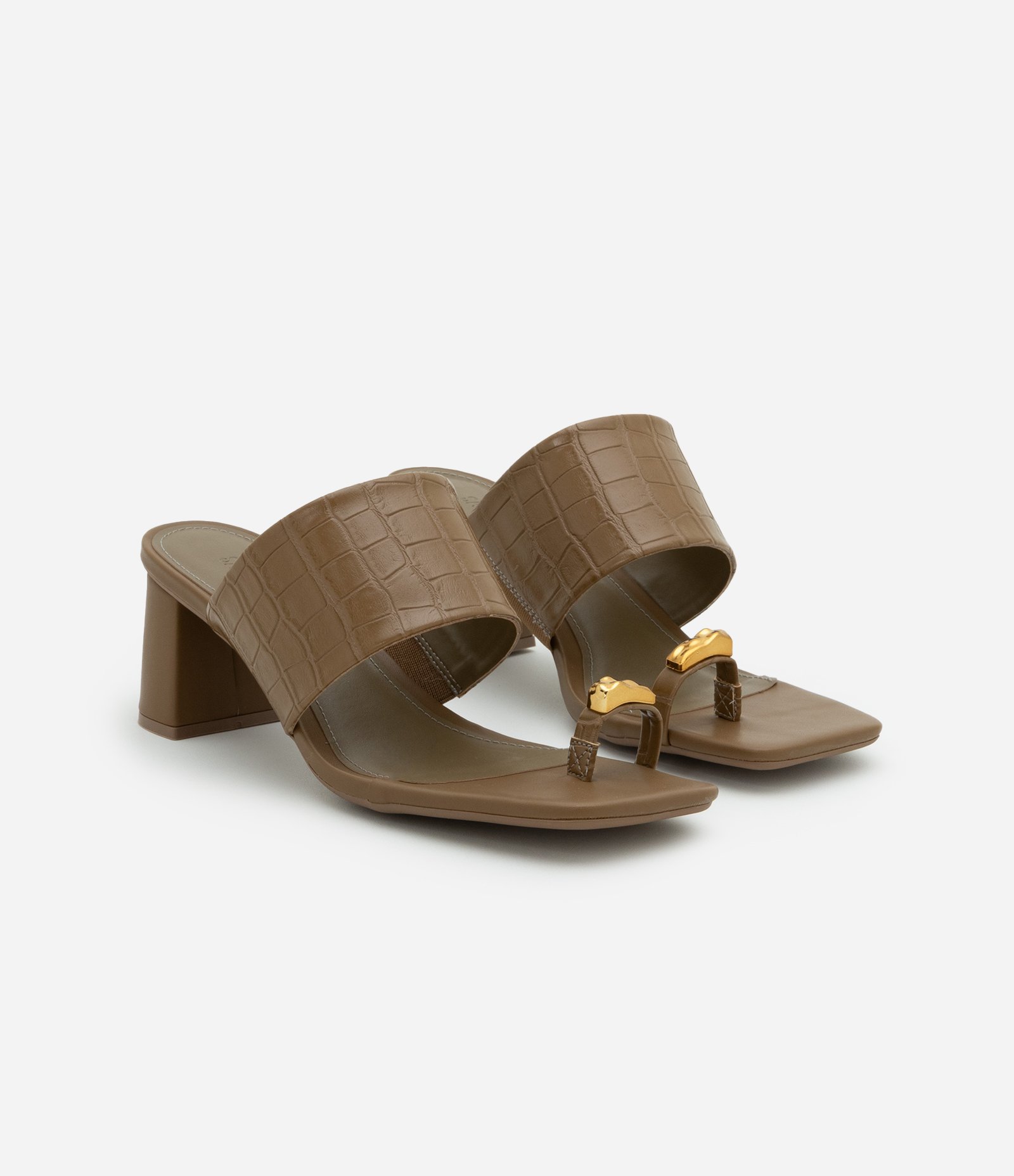 Sandália com Cabedal Croco e Dedeira com Detalhe de Metal Verde 4