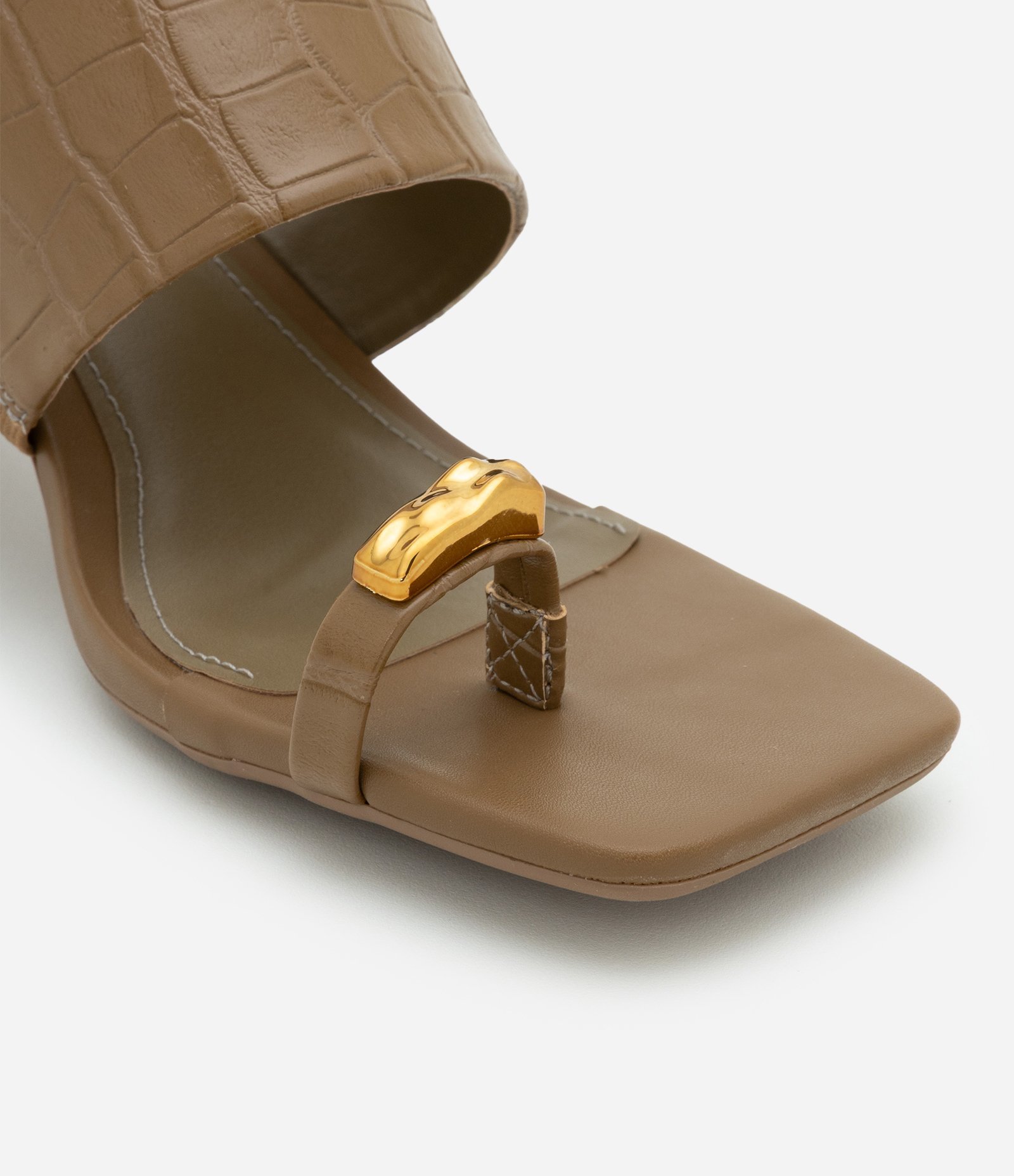 Sandália com Cabedal Croco e Dedeira com Detalhe de Metal Verde 5