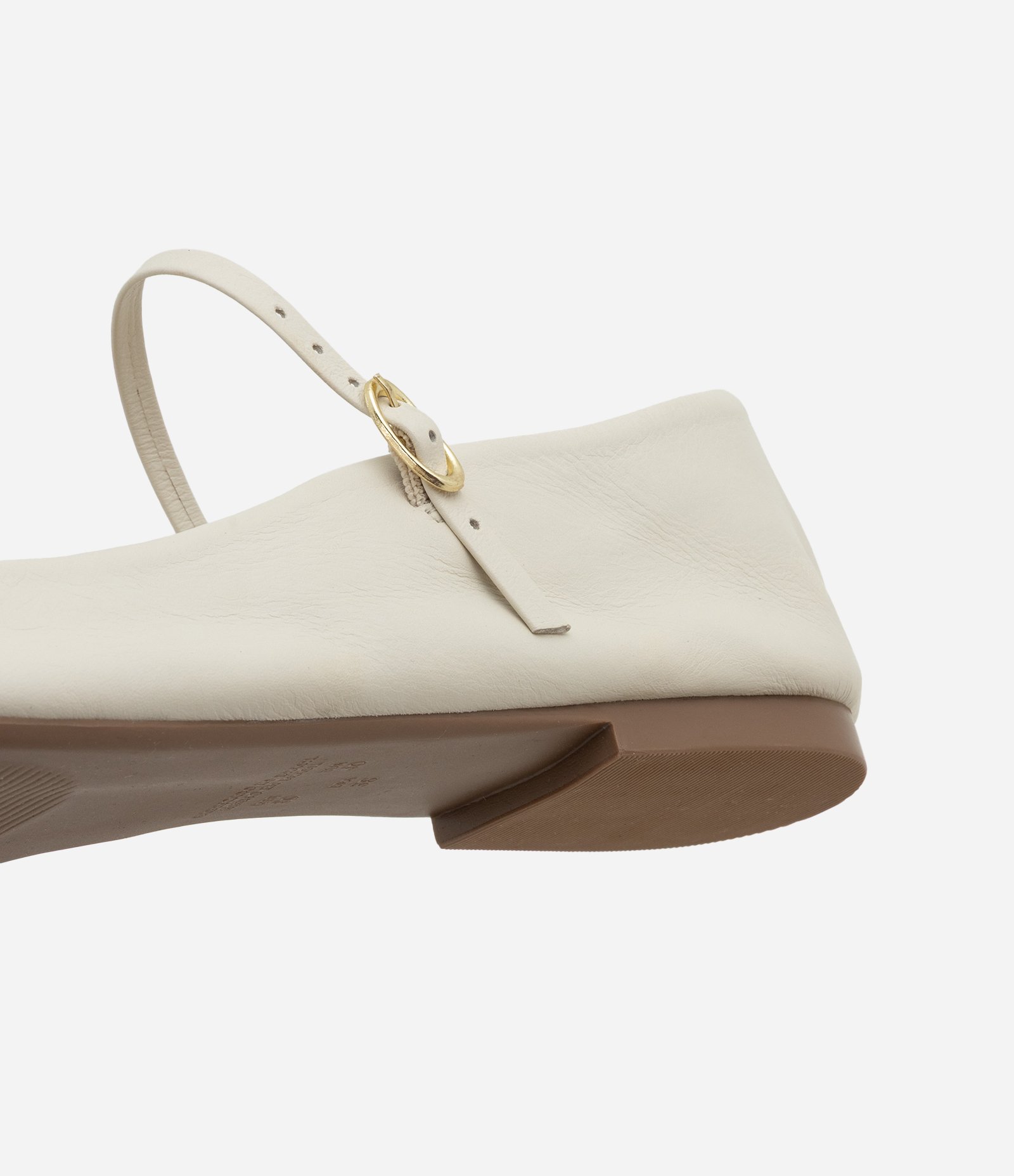 Sapatilha de Couro com Bico Quadrado e Detalhe em Fivela Off White 6