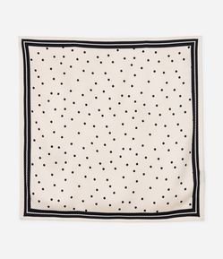 Lenço Quadrado Plissado com Estampa Poá