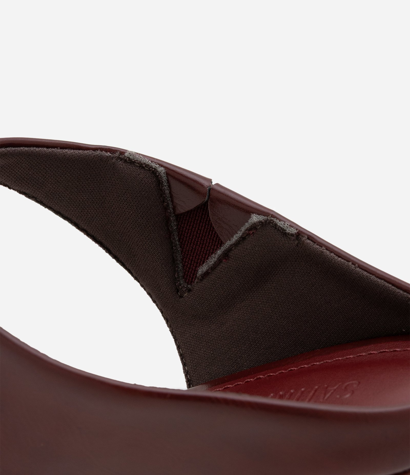 Sandália de Salto Alto com Dedeira com Detalhe de Metal Vinho 6