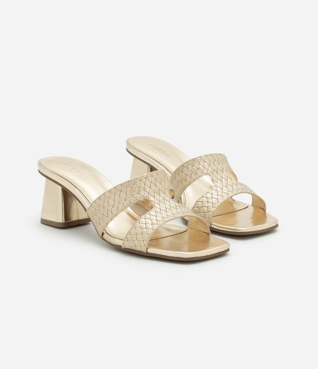 Sandália Mule Metalizada com Cabedal H Tramado