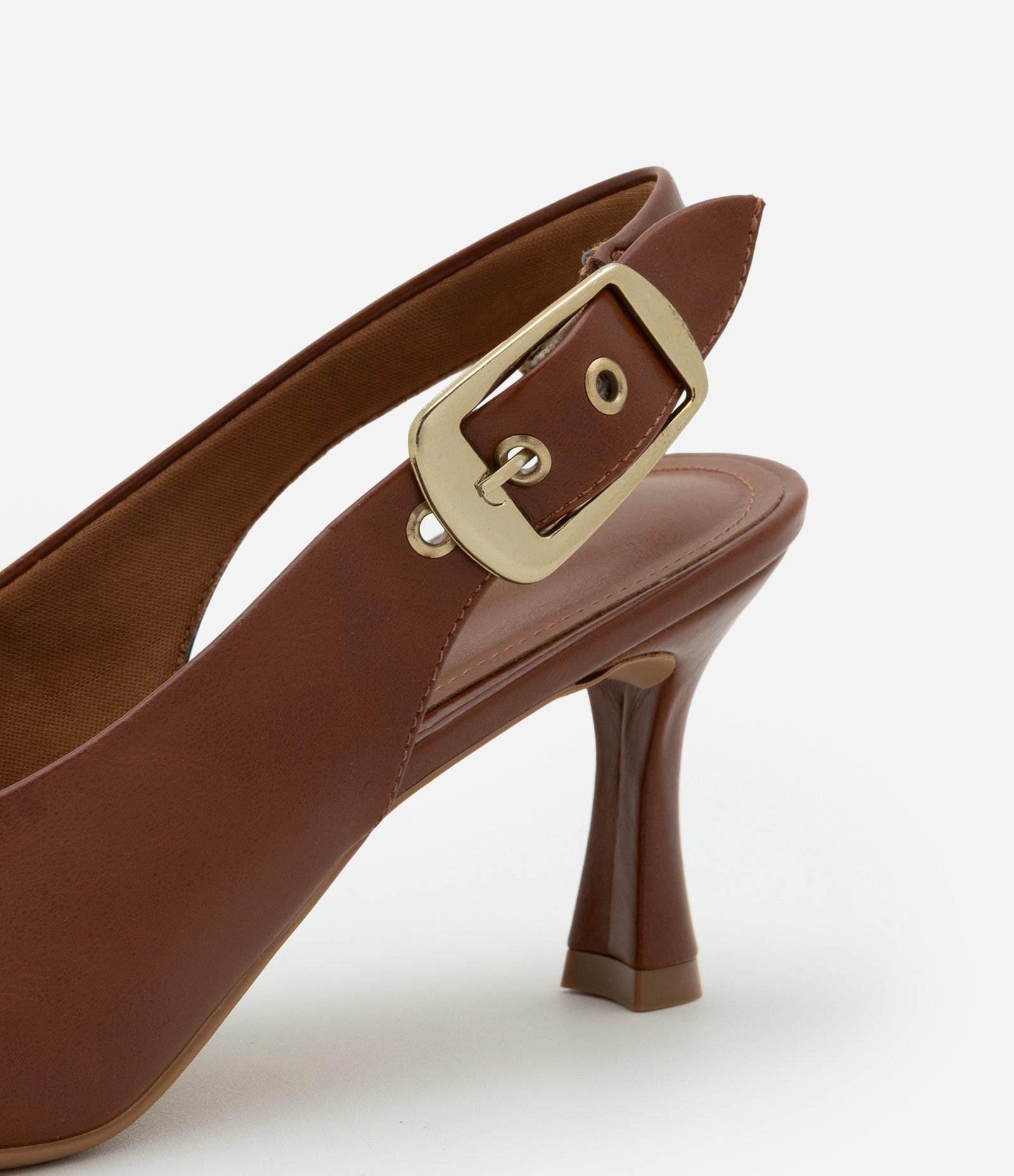 Sapato Scarpin Slingback com Maxi Fivela Caramelo 7