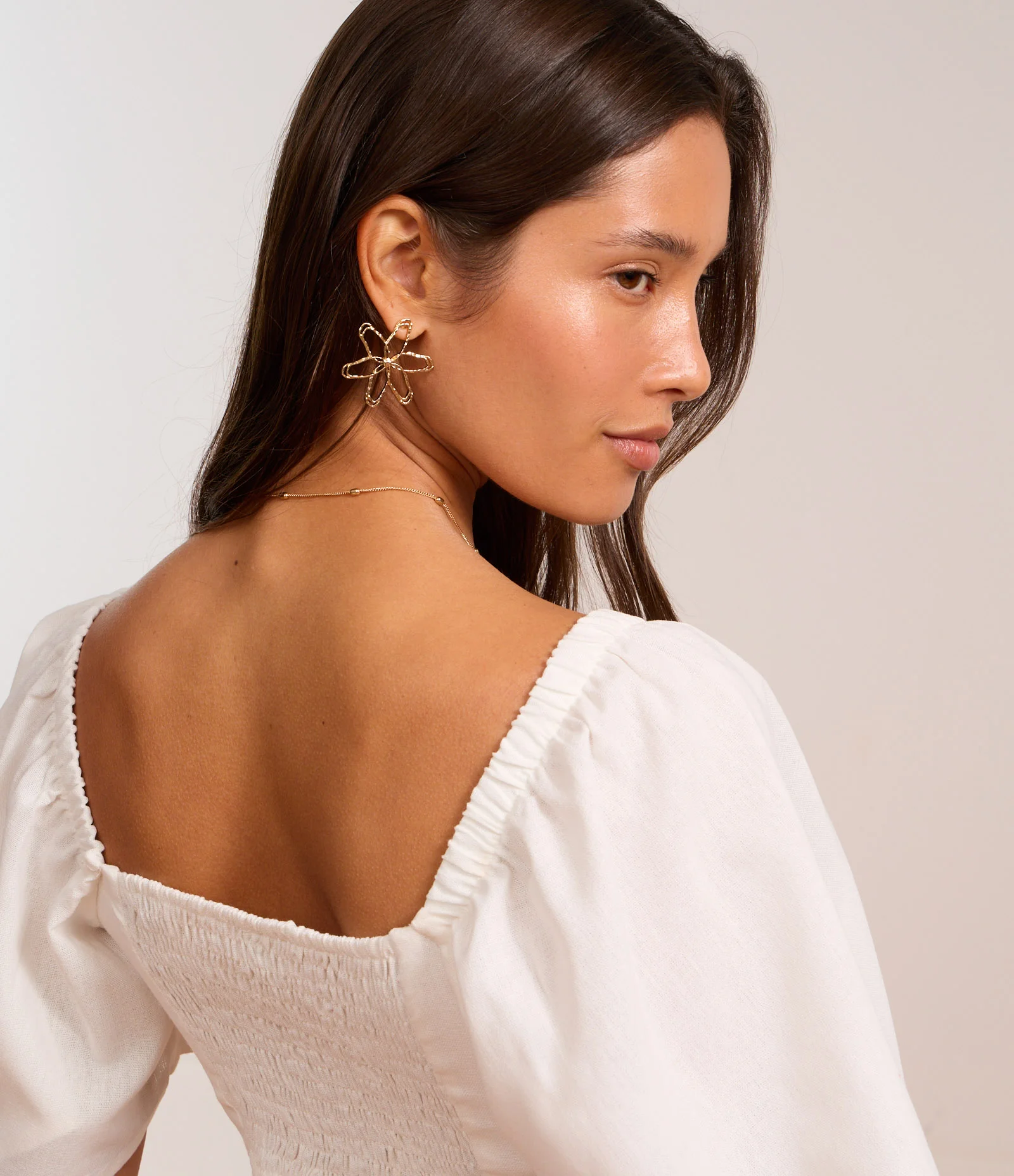 Blusa Cropped em Viscolinho com Pregas e Lastex nas Costas Branco 4