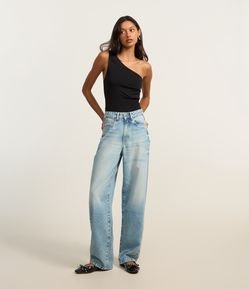 Calça Baggy em Jeans com Passantes e Bolsos