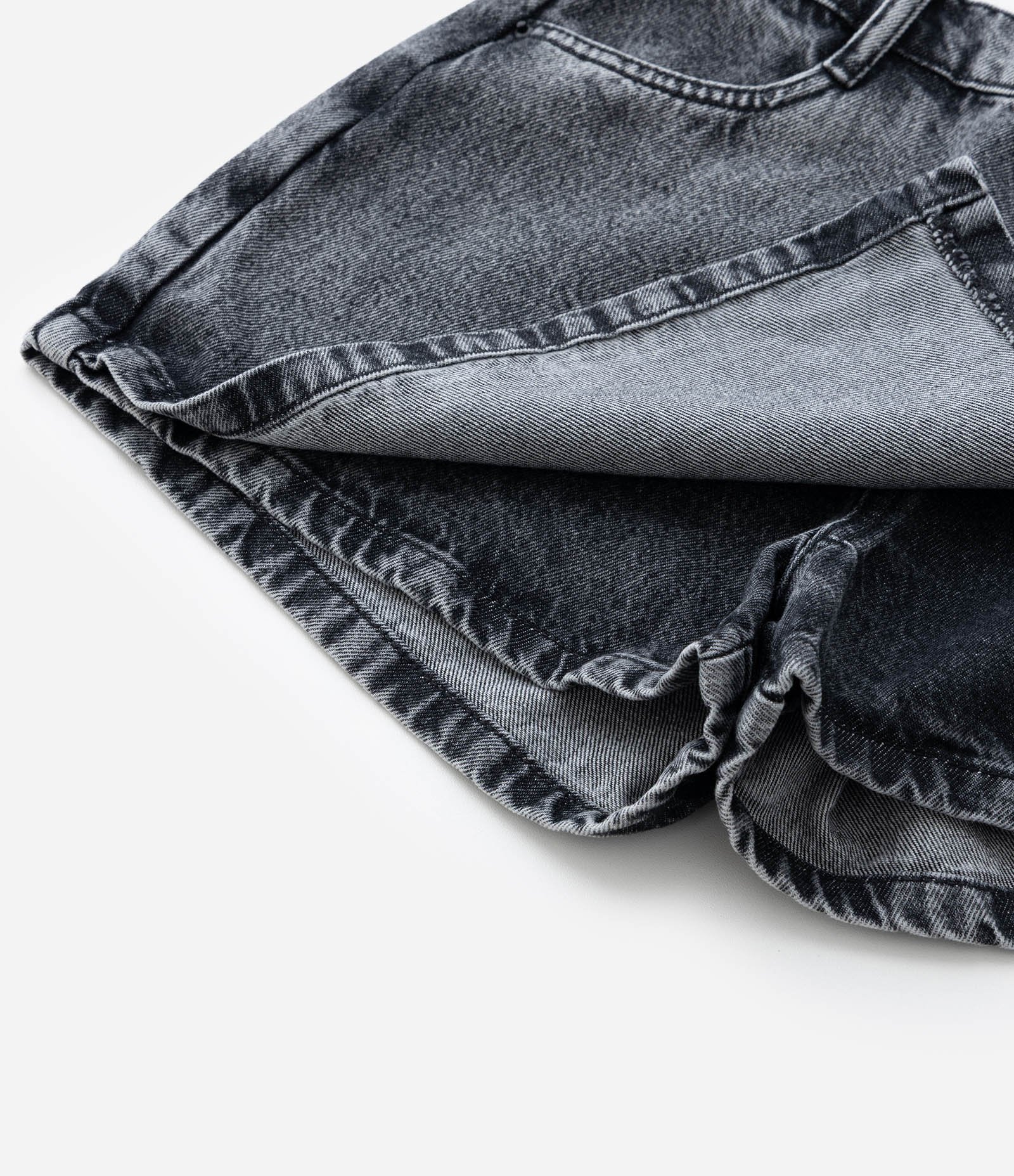 Short Saia Infantil em Jeans com Enfeite de Corrente - Tam 7 A 14 Anos Preto 4