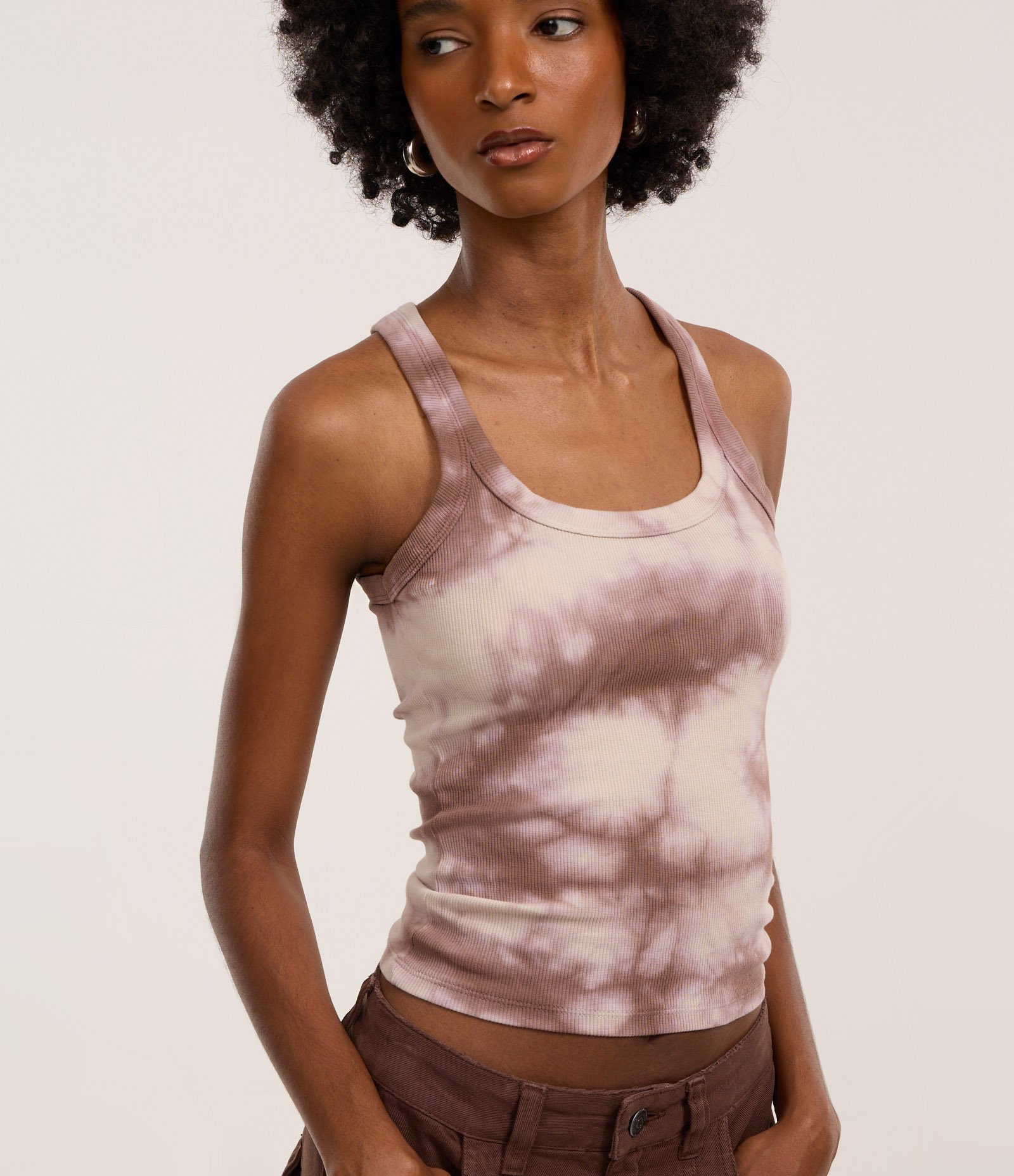 Regata Nadador em Ribana com Estampa Manchadinha Marrom 3