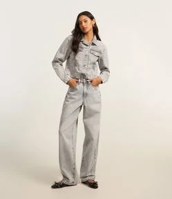Calça Baggy em Jeans com Passantes e Bolsos