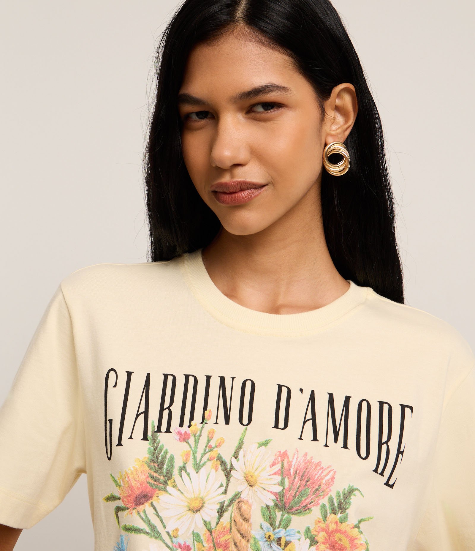 Camiseta T-Shirt em Algodão com Estampa Cesto de Flores Bege 4