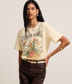 Camiseta T-Shirt em Algodão com Estampa Cesto de Flores
