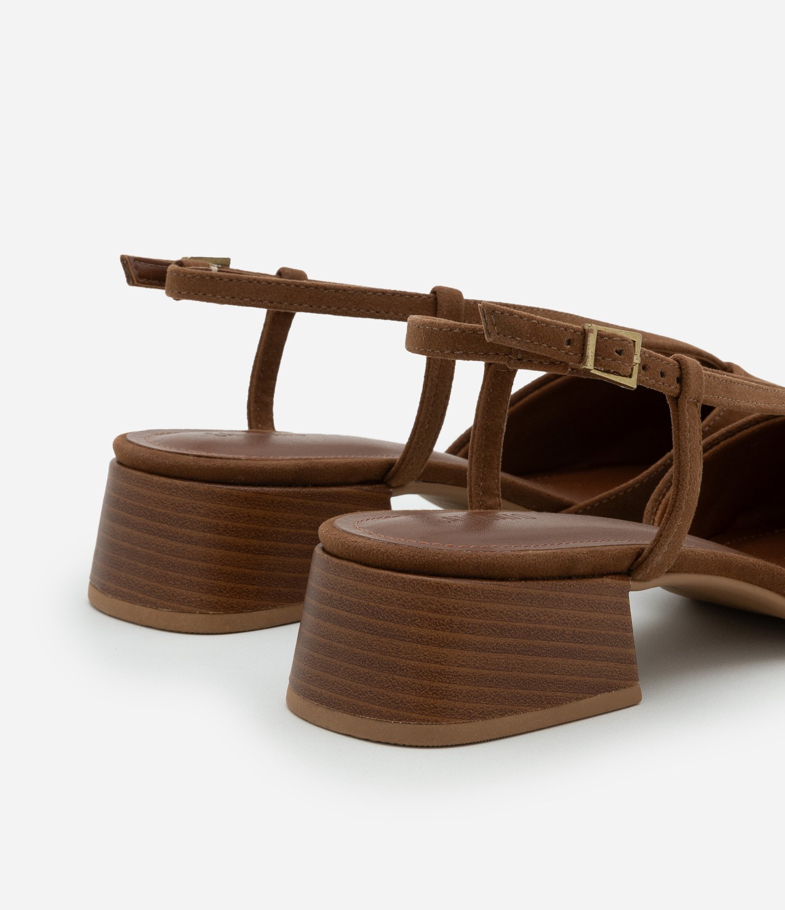 Sapato Scarpin com Salto Bloco com Fachete Marrom 3