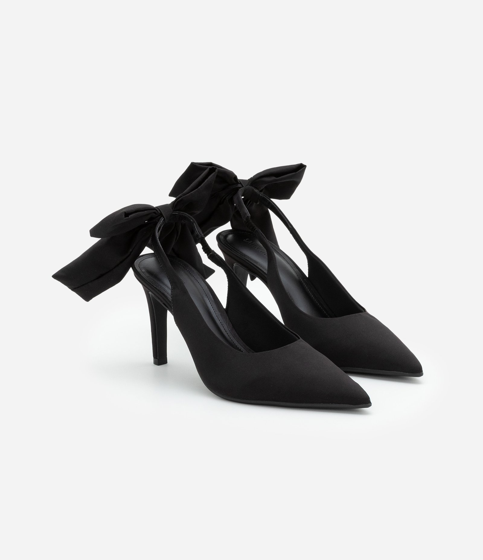 Sapato Scarpin com Maxi Laço Preto 2