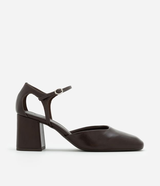 Sapato de Boneca com Recortes