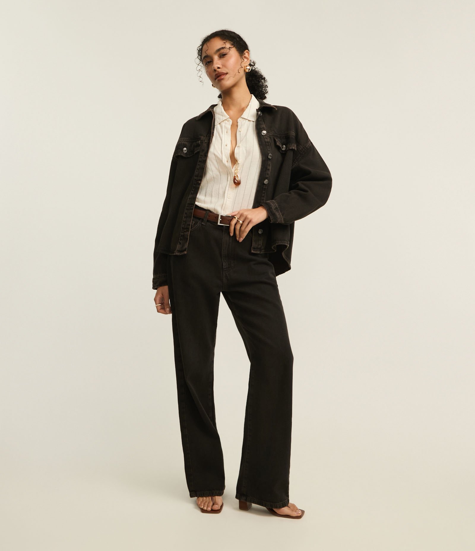 Calça Reta Comfort em Sarja com Cintura Alta Preto 1