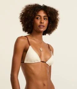 Biquíni Top Cortininha com Aviamento de Madeira e Alças Contrastantes