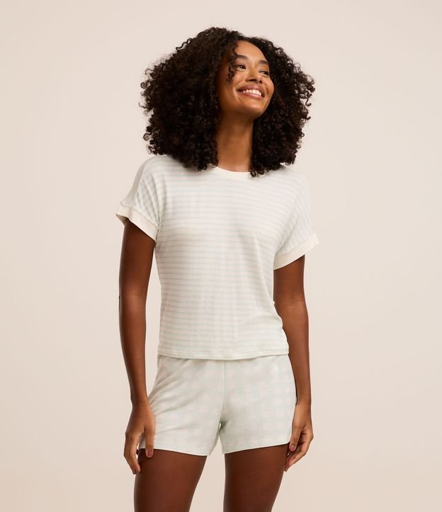 Pijama Short Doll em Viscose com Estampa Listrada e Xadrez